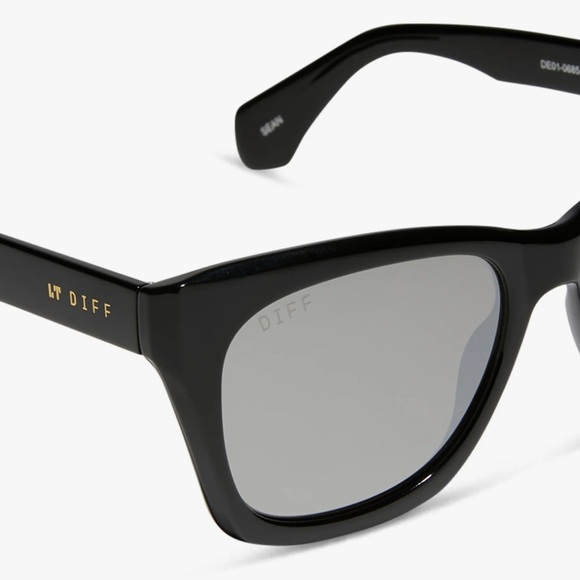 DIFF Black Square Sunglasses with Gray Lenses, Case included
